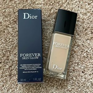 Dior Forever Skin Glow Foundation